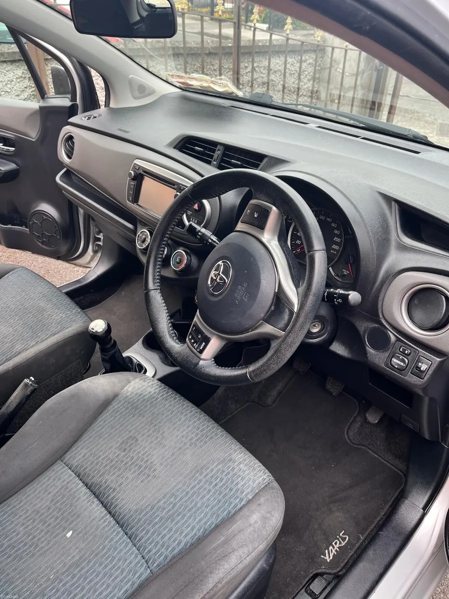 Toyota Yaris 2012 - Image 2