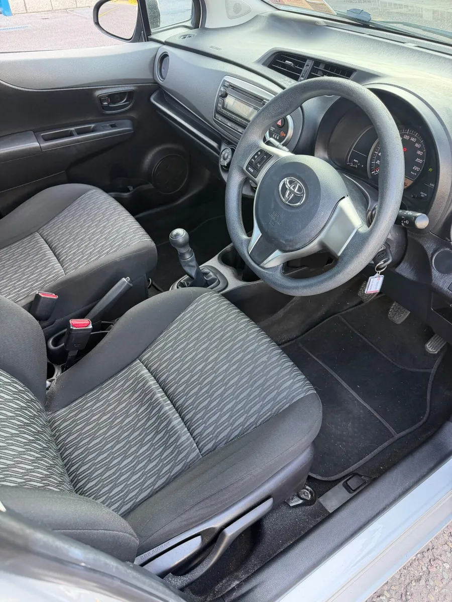 Toyota Yaris 2014 - Image 4