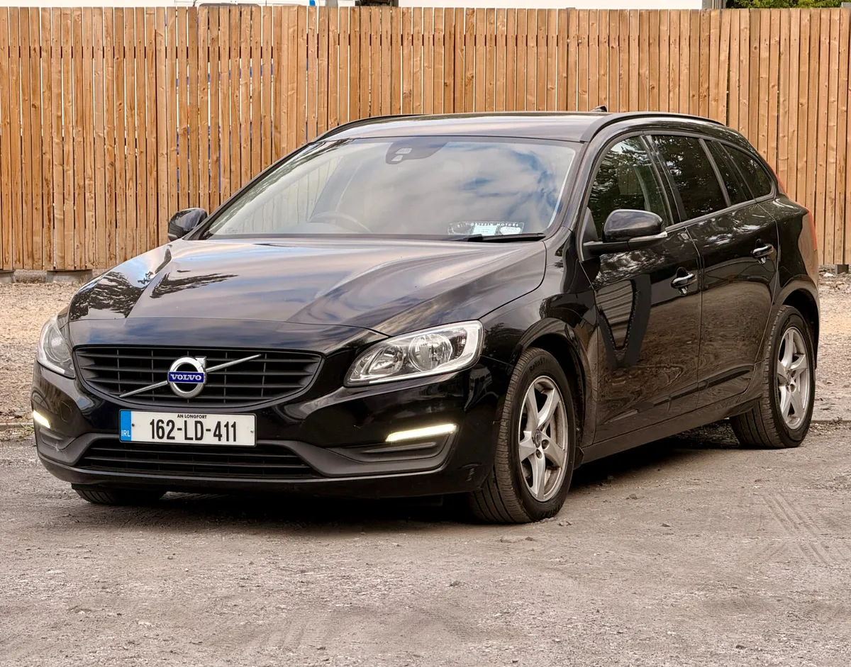 Volvo V60 D4 (190hp) SE 2016  2L Diesel Manual - Image 3