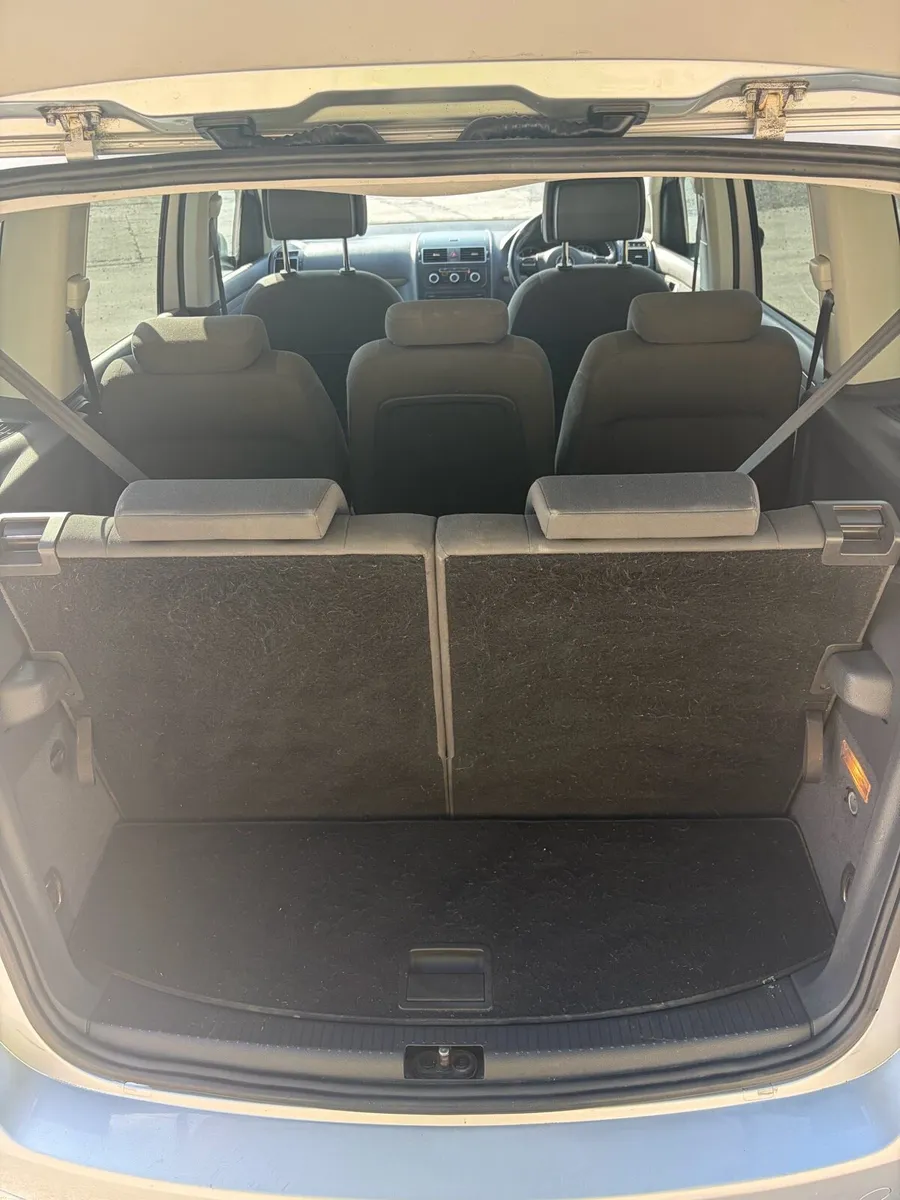 Volkswagen Touran - Image 6