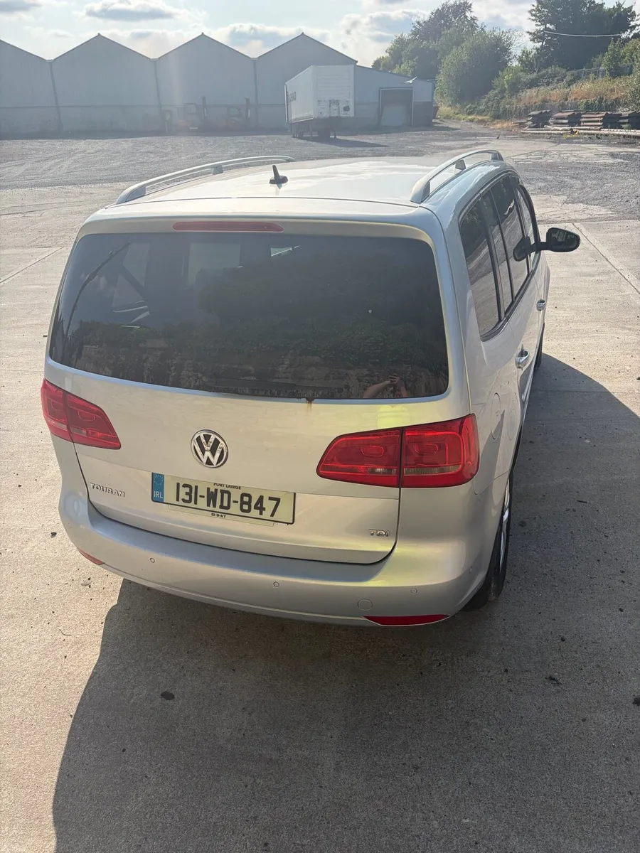 Volkswagen Touran - Image 4