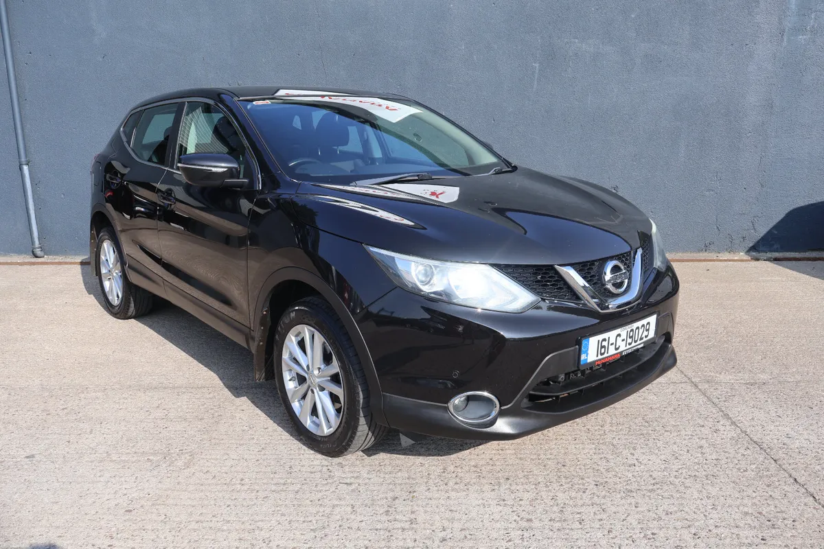 Nissan Qashqai Huge Spec FSH 12 Months NCT! - Image 3