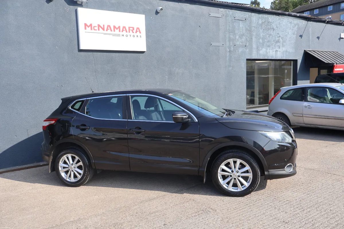 Nissan Qashqai Huge Spec FSH 12 Months NCT! - Image 2