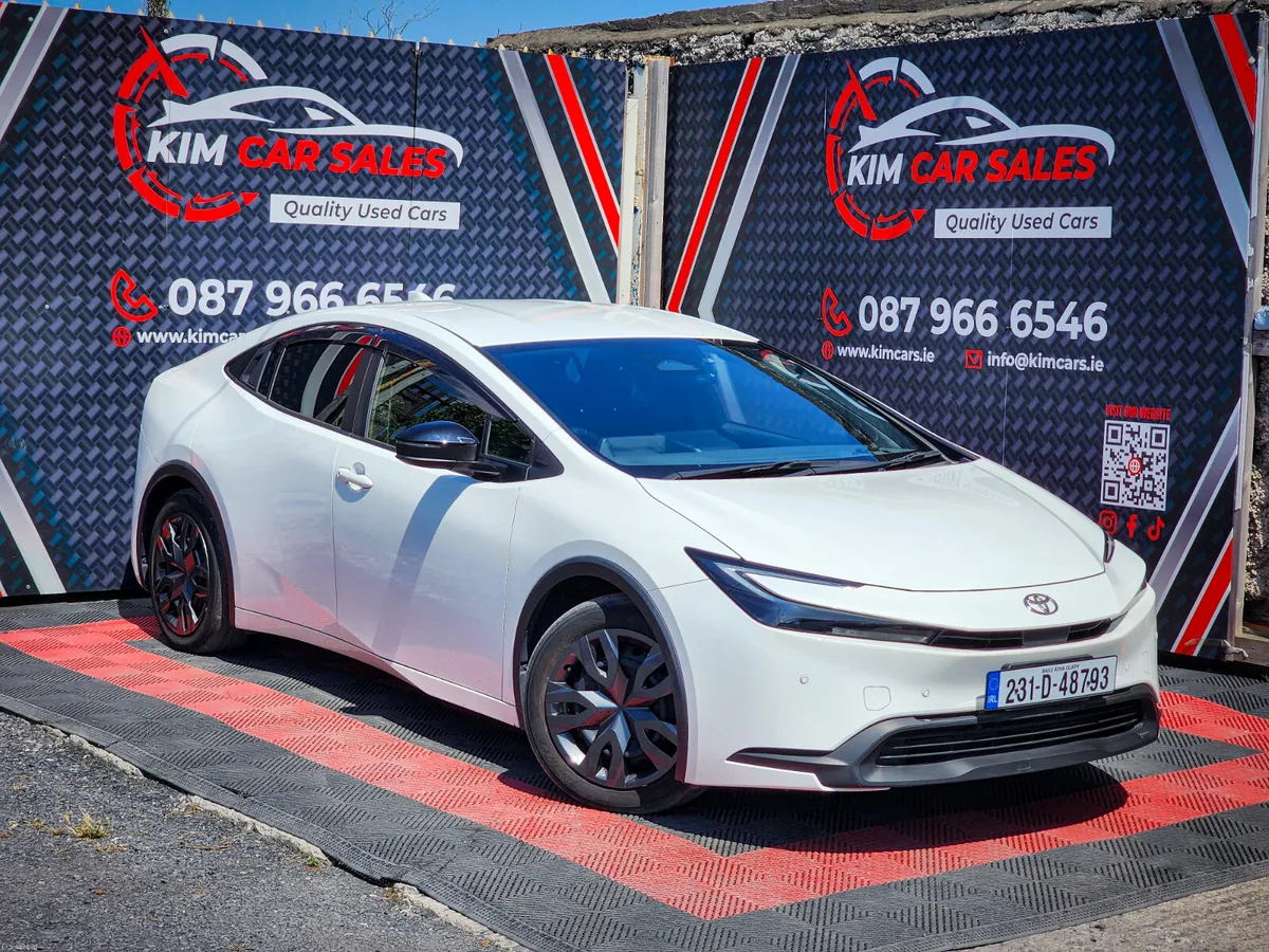 2023 Toyota Prius - Image 2