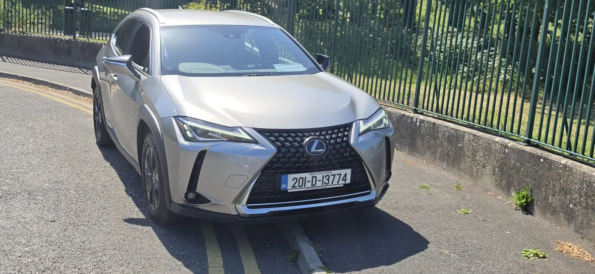 2021 LEXUS UX 2.0 hybrid. - Image 1