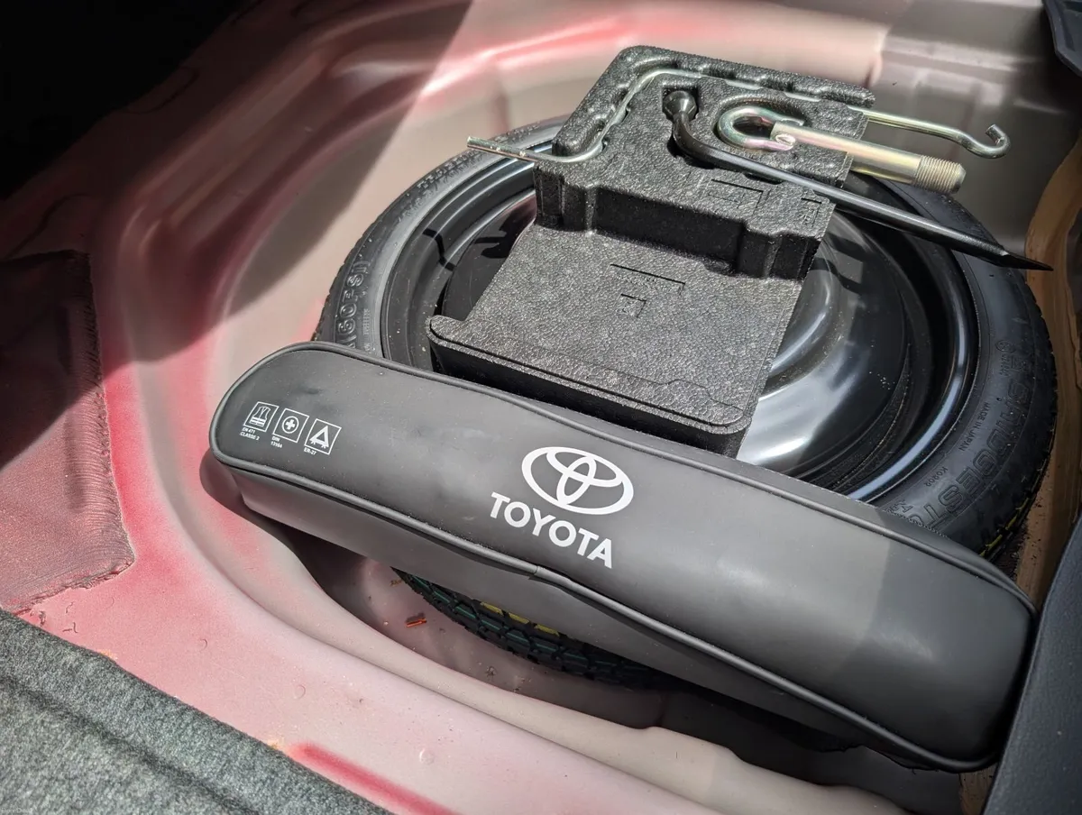 Toyota Corolla Luna 1.3L Petrol Saloon (2016) - Image 2