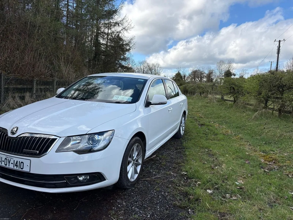 Skoda Superb 2014 - Image 2