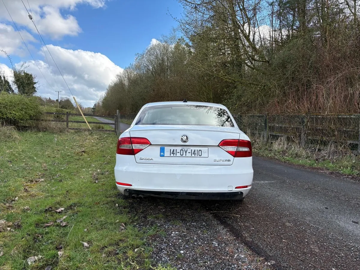 Skoda Superb 2014 - Image 4