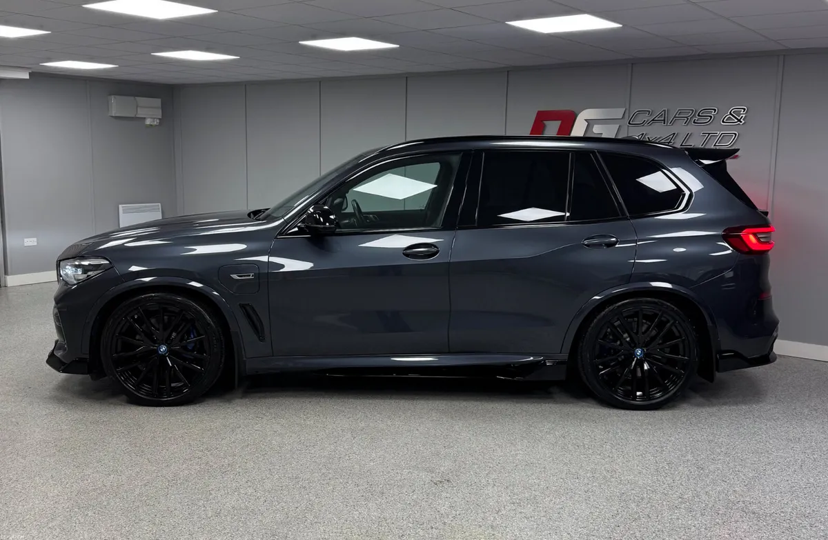 2022 BMW X5 3.0 45E M Sport Pro X Drive Automatic - Image 4