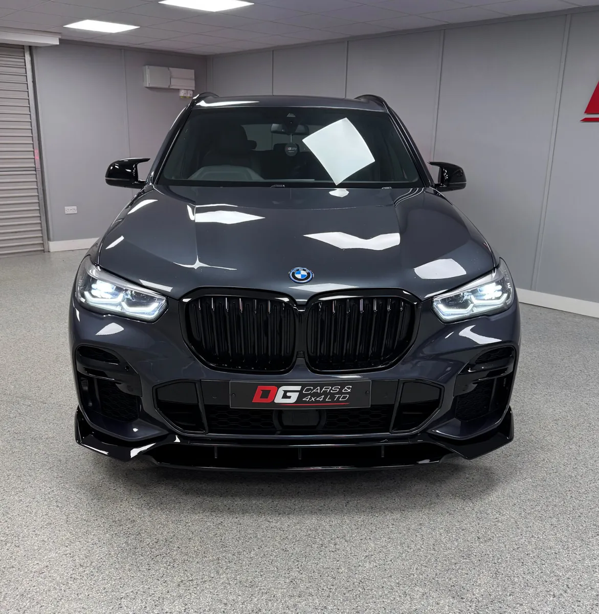 2022 BMW X5 3.0 45E M Sport Pro X Drive Automatic - Image 2