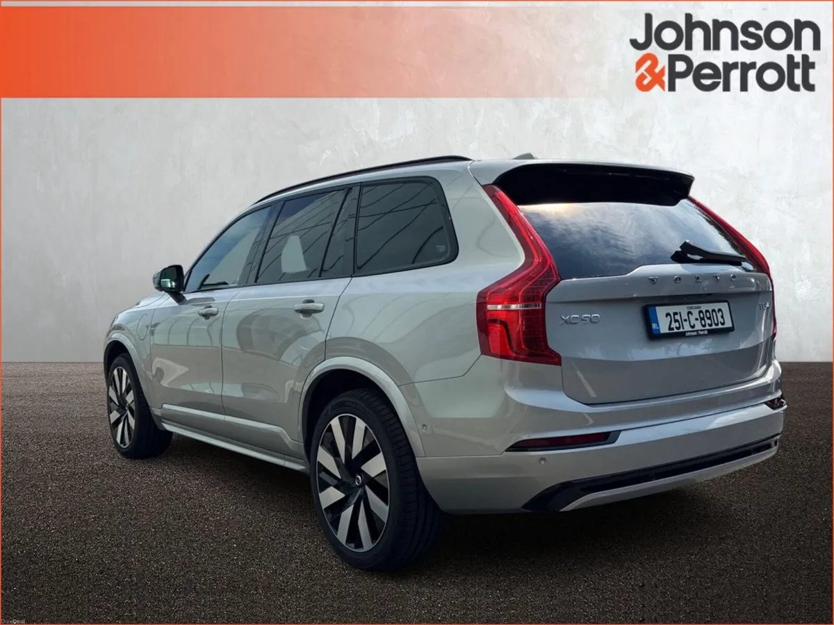 Volvo XC90 T8 PHEV AWD Plus Dark  (Four Year Volvo - Image 3