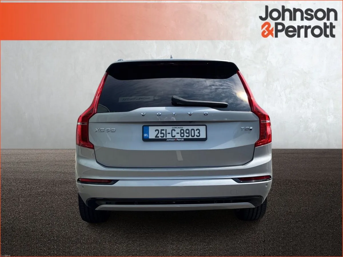Volvo XC90 T8 PHEV AWD Plus Dark  (Four Year Volvo - Image 6