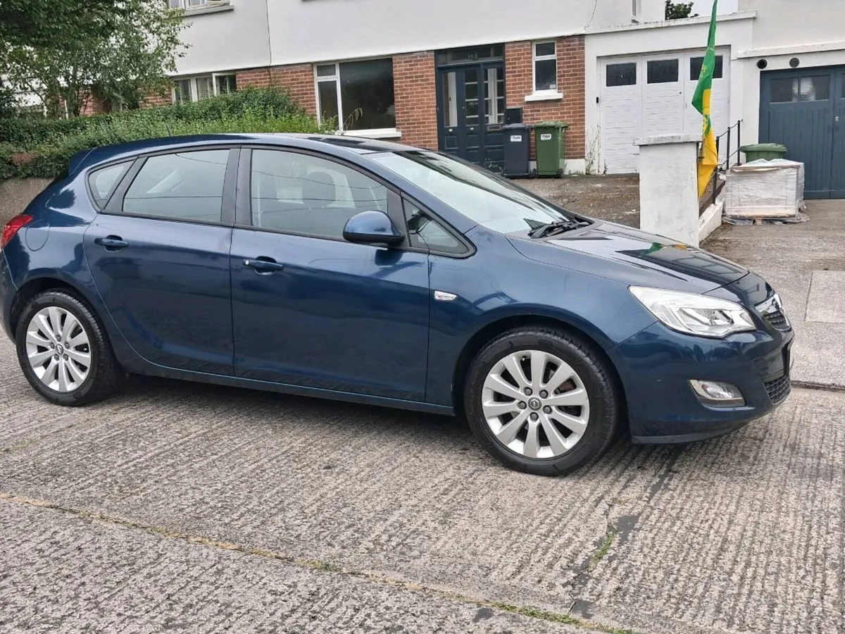 Opel astra for sale just passed nct today - Image 1