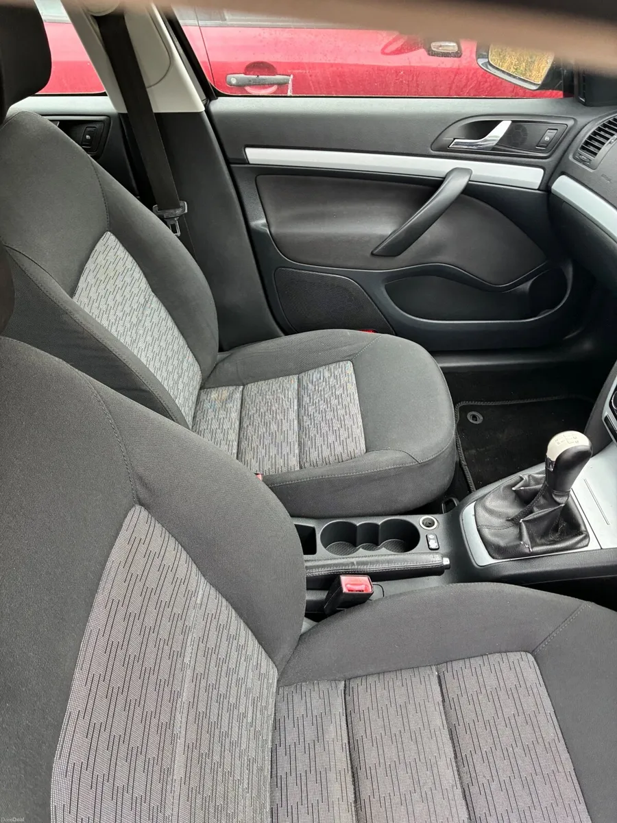 Skoda Octavia 2010 - Image 5