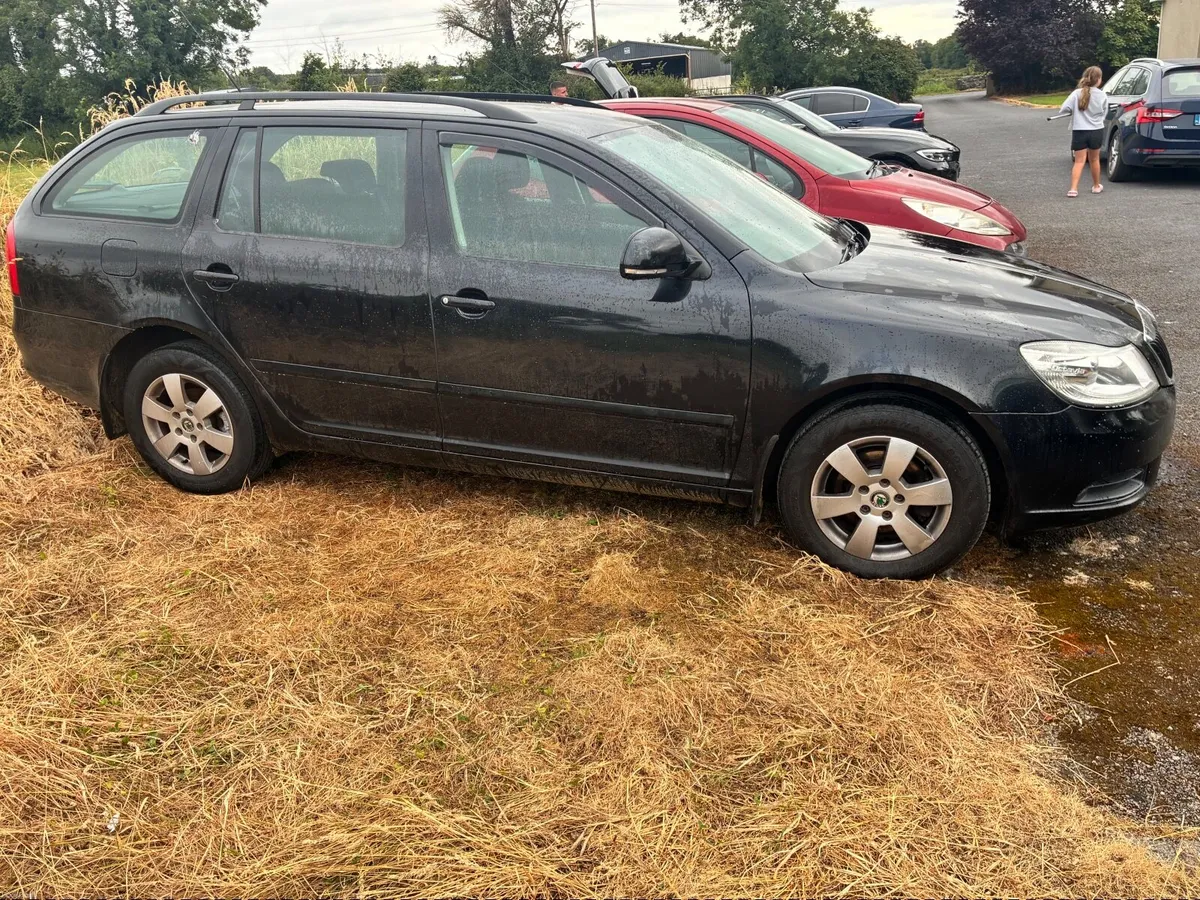 Skoda Octavia 2010 - Image 2