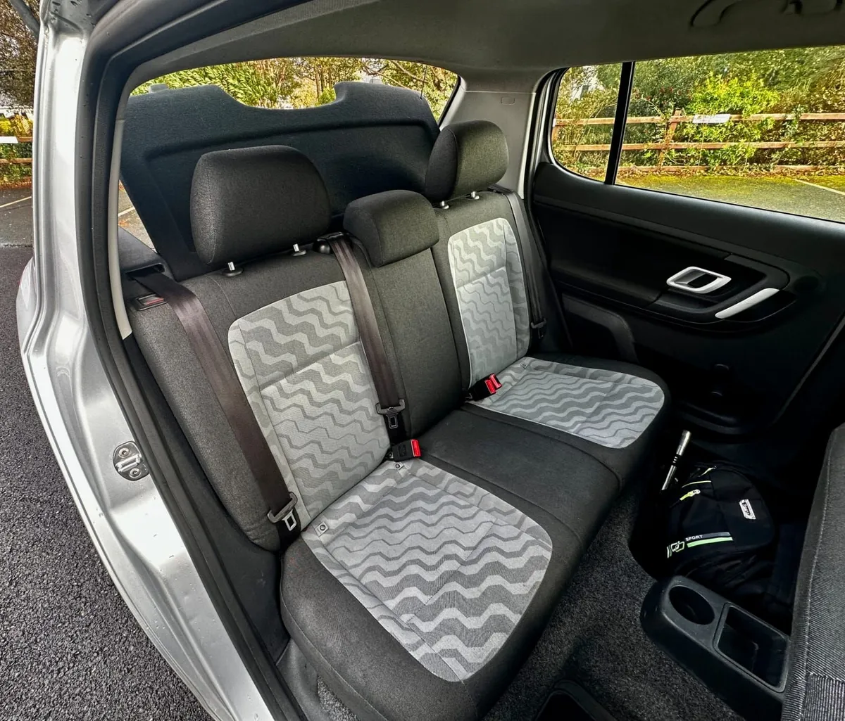 Skoda Fabia 2010 - Image 4