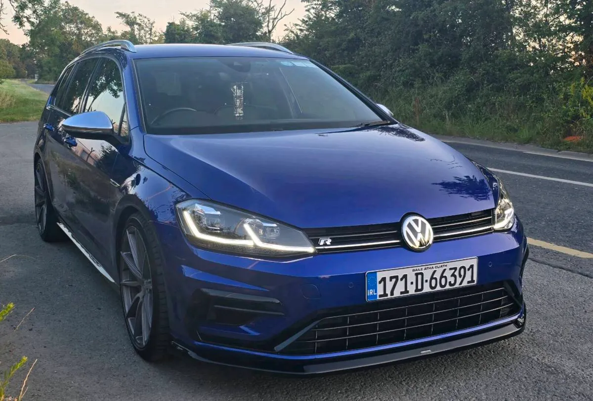 2017 Volkswagen Golf R 7.5 Variant DSG - Image 4