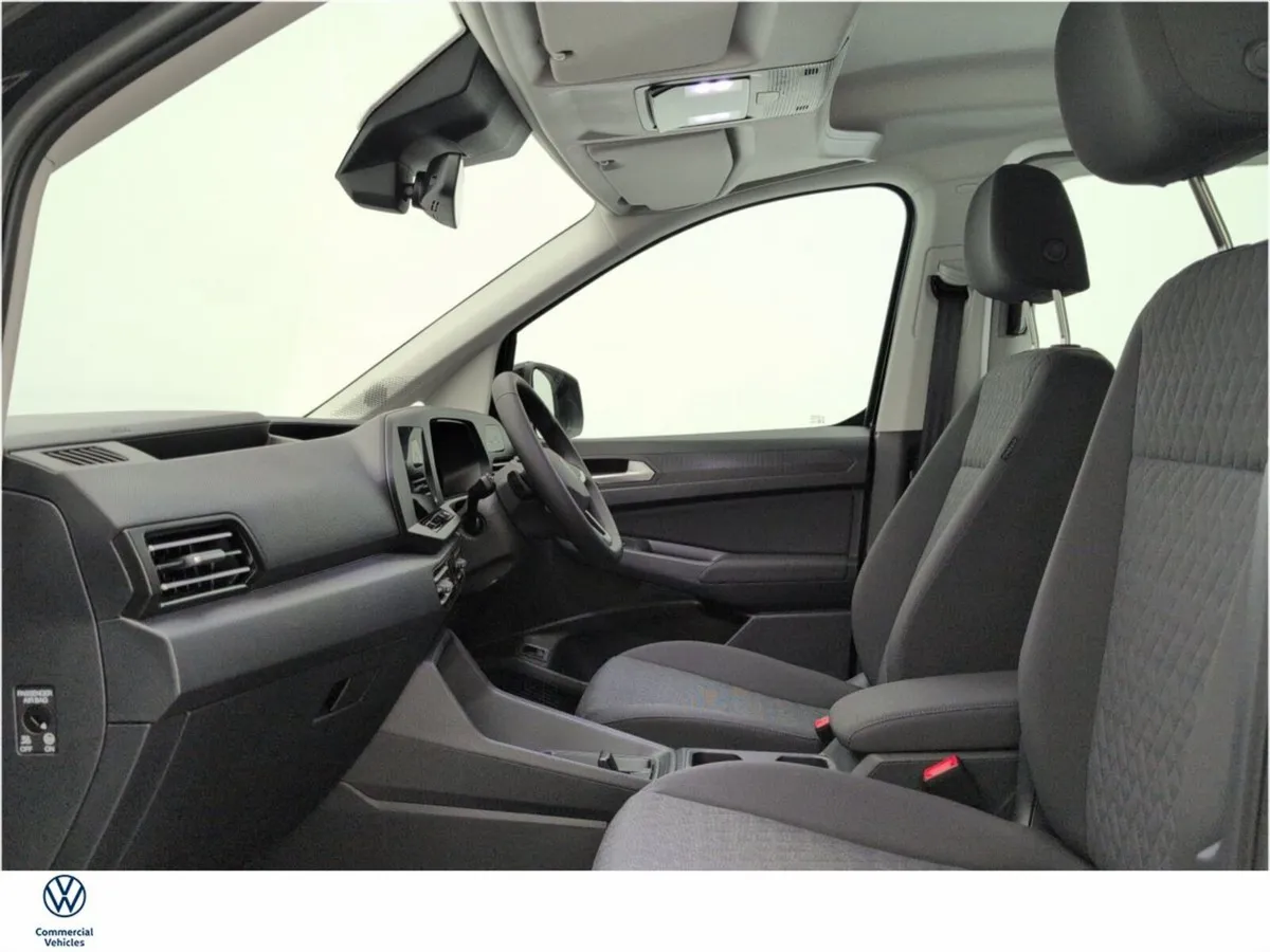 Volkswagen Caddy LIFE PHEV 115HP AUTO MI - Image 4