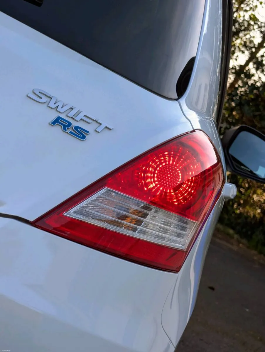 Suzuki Swift RS 1.2 Mild Hybrid Automatic - Image 6