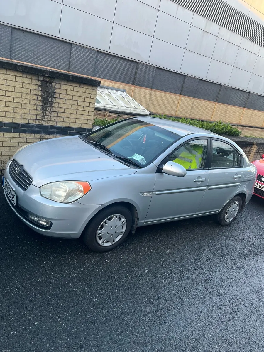 Hyundai accent - Image 4