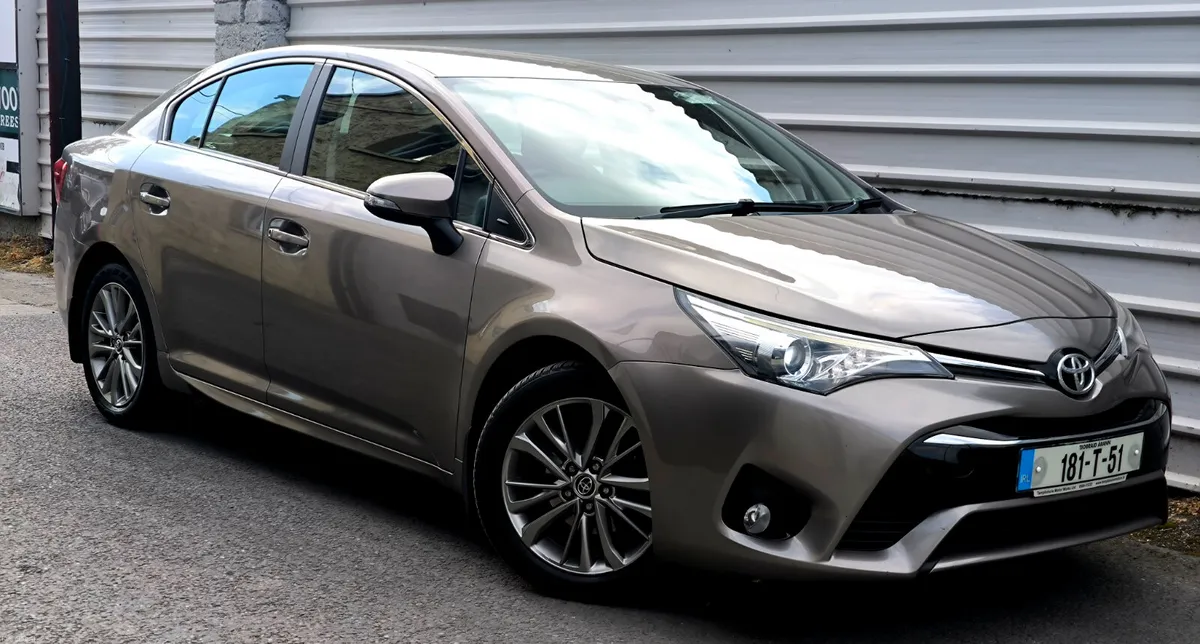 TOYOTA AVENSIS LUNA 2018 - Image 6
