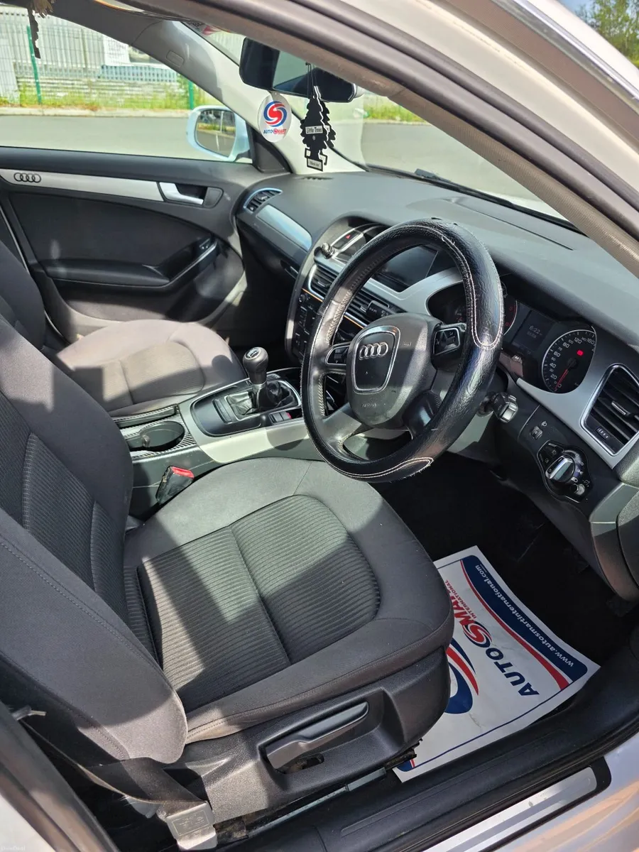 Audi A4 2010 White - Image 4
