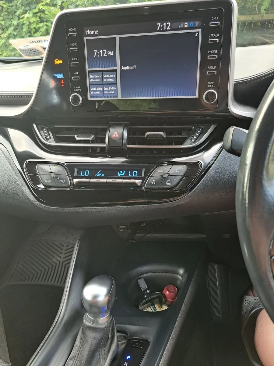 Toyota C-HR 2021 - Image 2