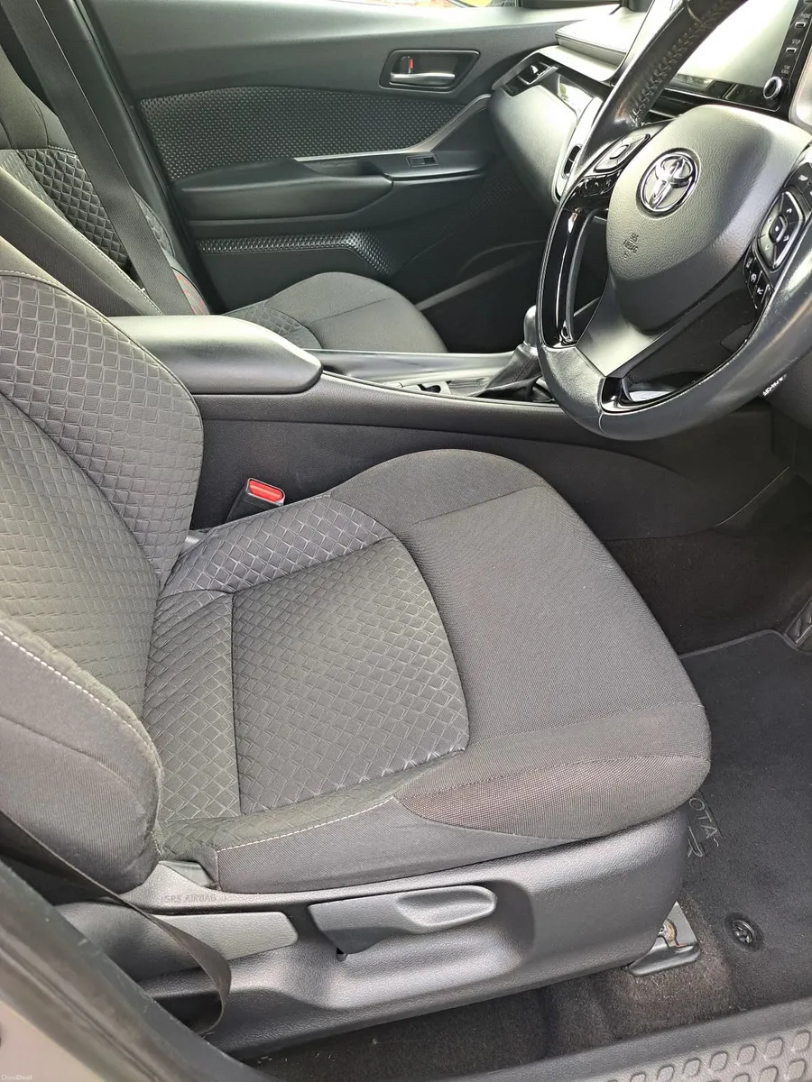 Toyota C-HR 2021 - Image 6