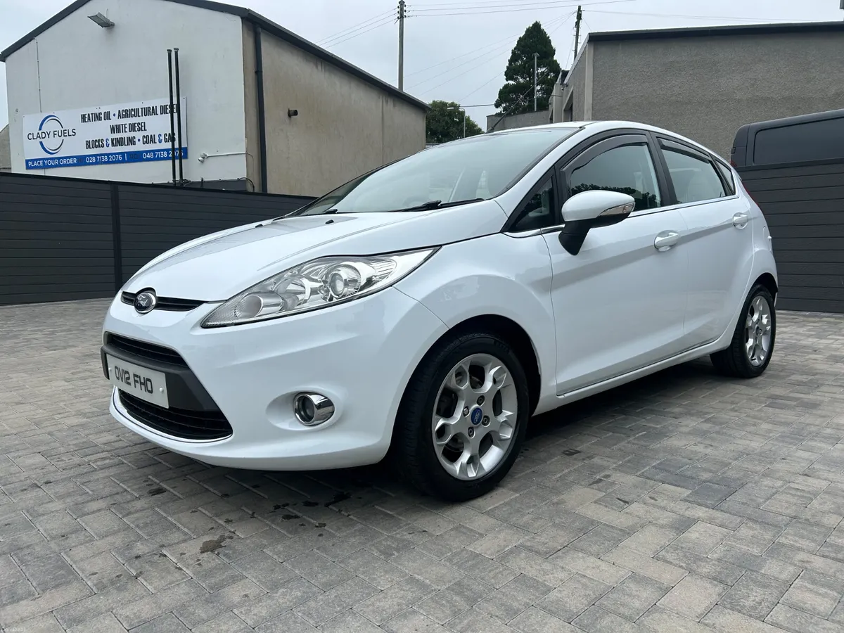 2012 FORD FIESTA ZETEC 1.2 PETROL GREAT CAR - Image 3