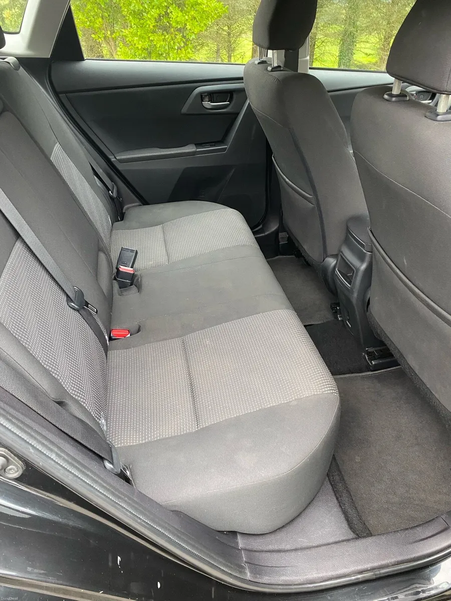 Toyota auris - Image 6