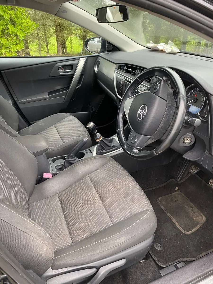 Toyota auris - Image 5