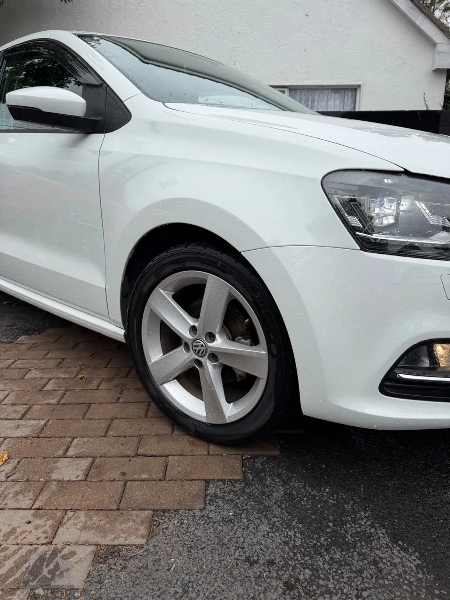 High spec 2017 Volkswagen polo auto tsi - Image 3