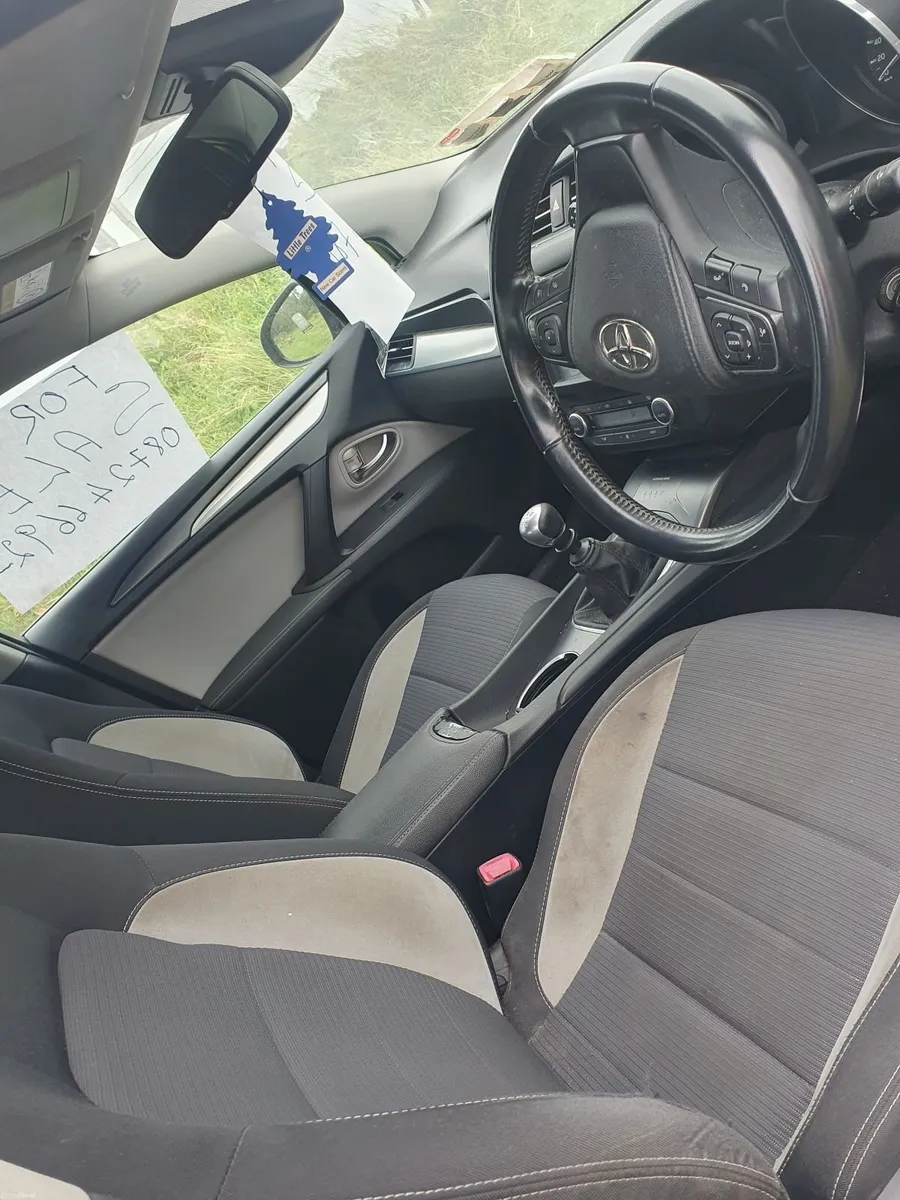 Toyota Avensis - Image 4