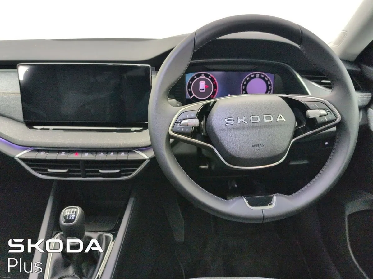 Skoda Octavia COMBI HUGE SAVING FROM NEW - PRE REG - Image 4
