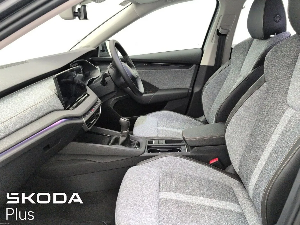 Skoda Octavia COMBI HUGE SAVING FROM NEW - PRE REG - Image 4
