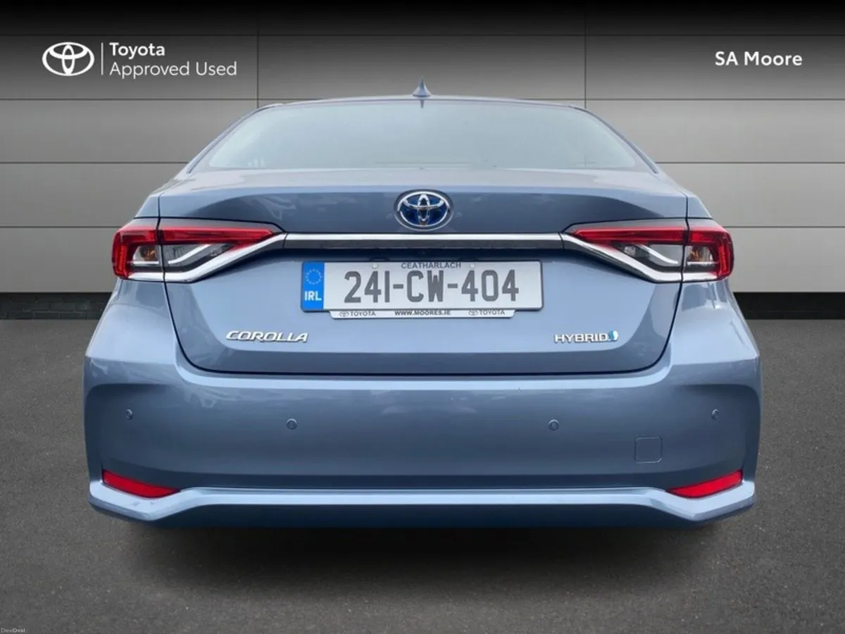 Toyota Corolla HYBRID LUNA SALOON - Image 4