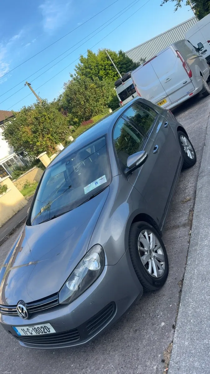 2011 Volkswagen Golf - Image 1
