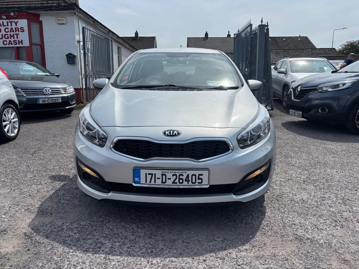 Kia Ceed 2017  PETROL  LOW  MILEAGE  ,  SPOTLESS - Image 2