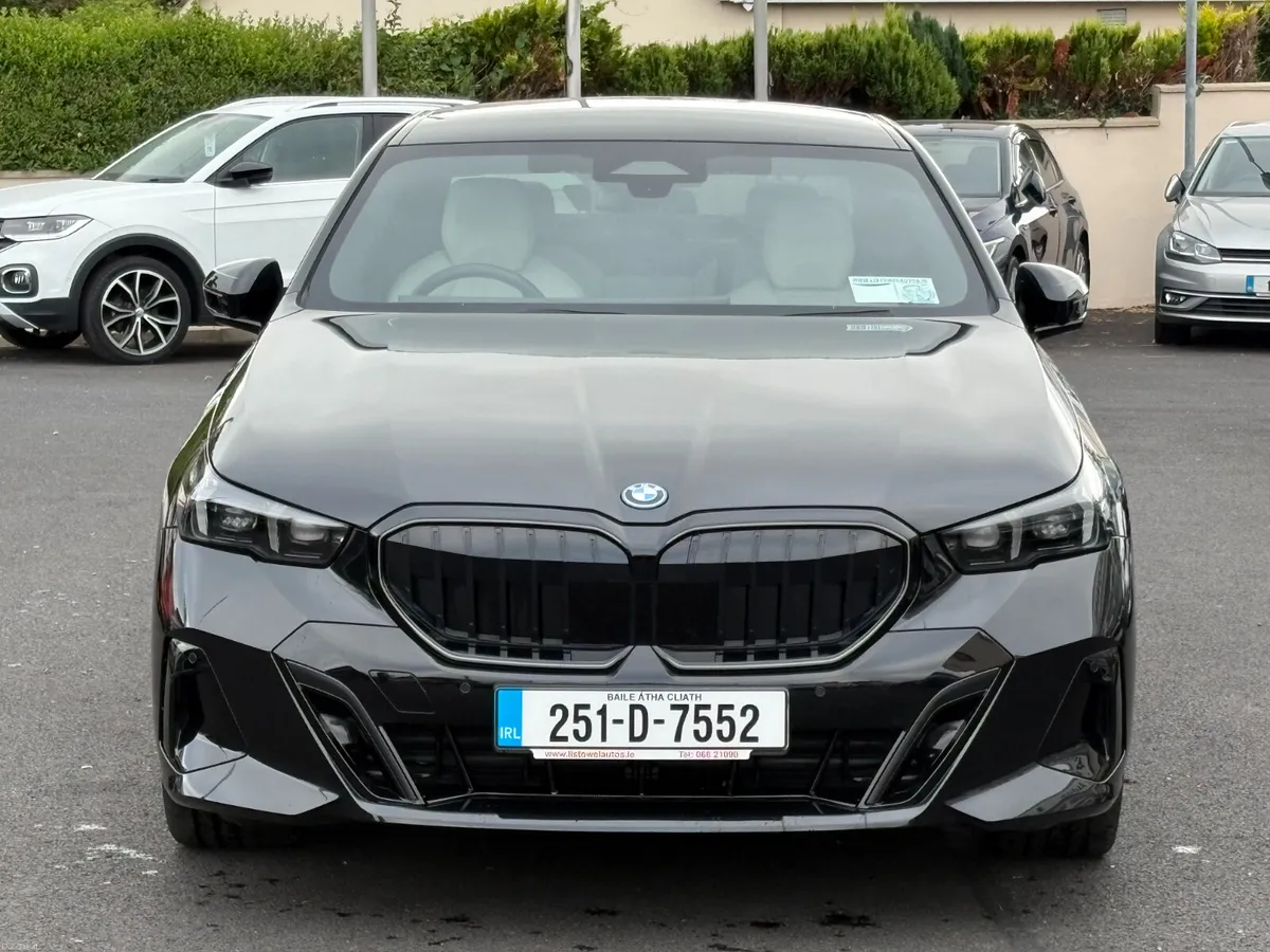 BMW 530 E M-SPORT PRO COMFORT PLUS * HYBRID 299BHP - Image 5