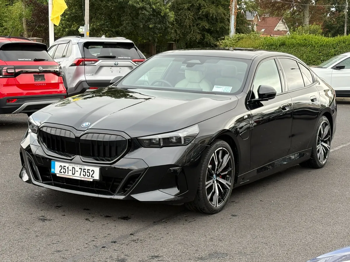 BMW 530 E M-SPORT PRO COMFORT PLUS * HYBRID 299BHP - Image 6
