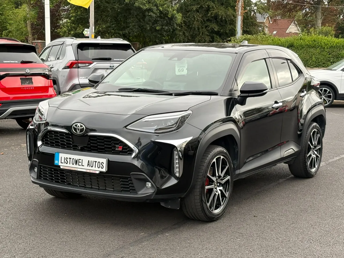 232 TOYOTA YARIS CROSS 1.5 HYBRID GR SPORT AUTO - Image 6