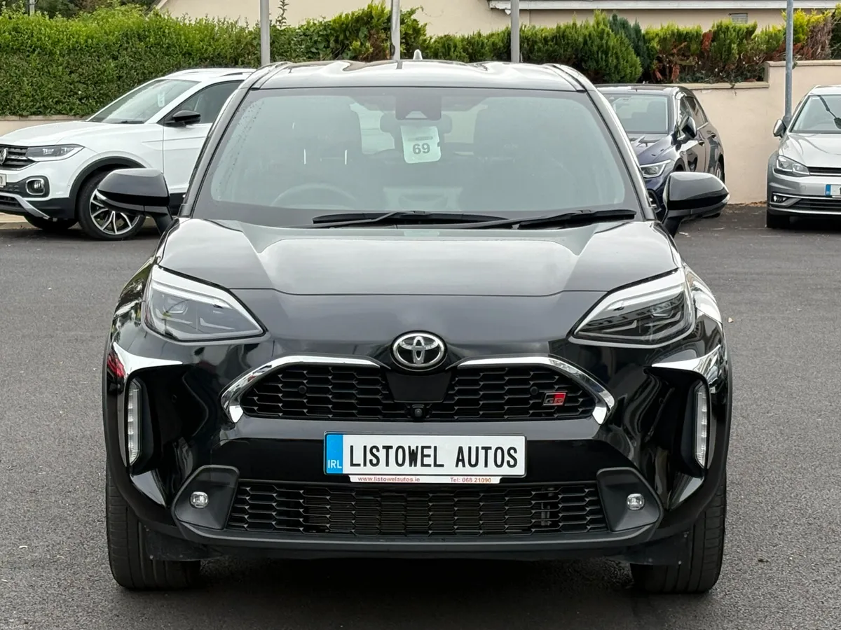 232 TOYOTA YARIS CROSS 1.5 HYBRID GR SPORT AUTO - Image 5