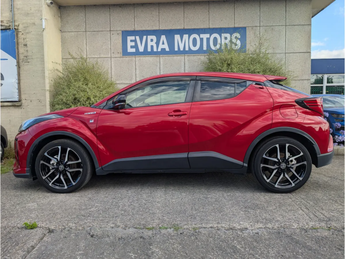 Toyota C-HR GR SPORT AUTOMATIC HYBRID 1.8 PETROL / - Image 5