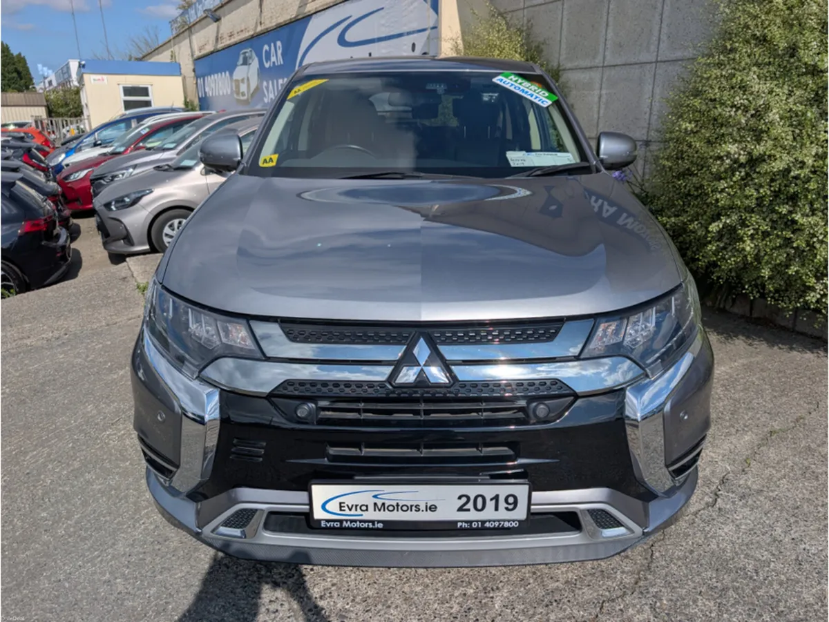 Mitsubishi Outlander PHEV G PLUS  2.4 PETROL HYBRI - Image 2