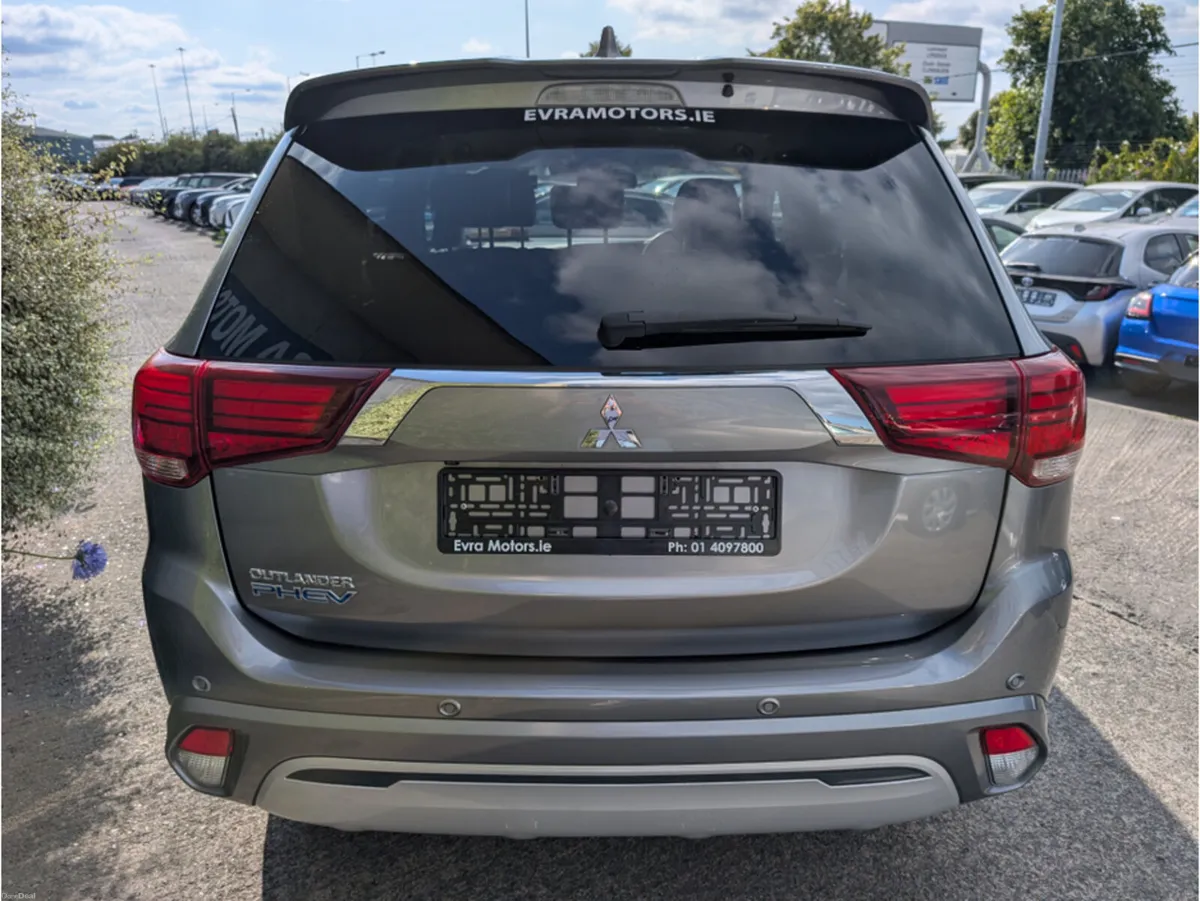 Mitsubishi Outlander PHEV G PLUS  2.4 PETROL HYBRI - Image 6