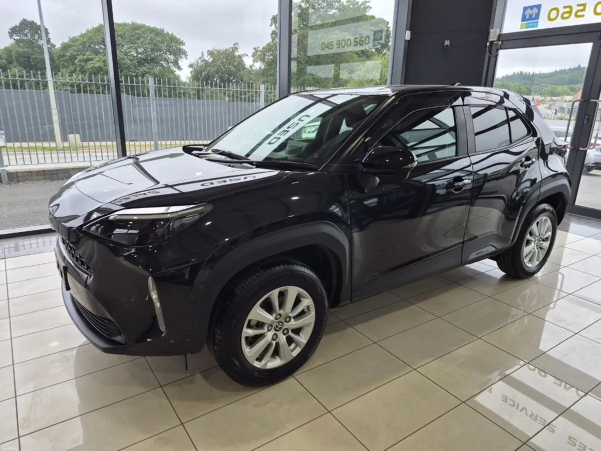 Toyota Yaris Cross E Hybrid 4X4 - Image 1