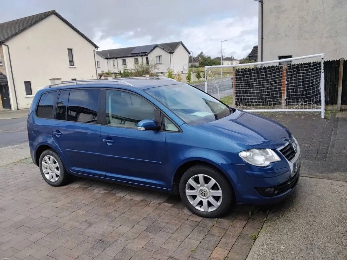Volkswagen Touran 2008 - Image 2