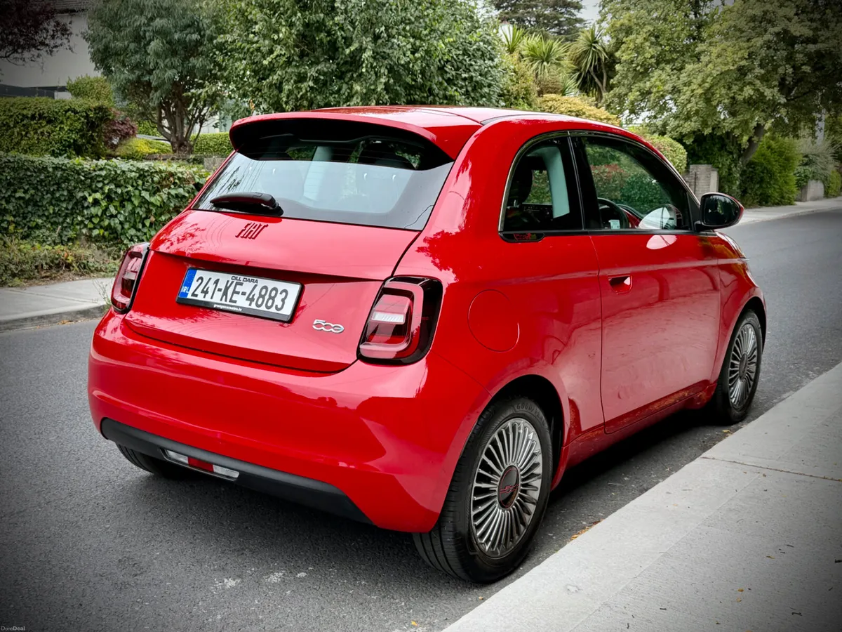Fiat 500e 2024 Electric 42 kWh Red Edition. - Image 6