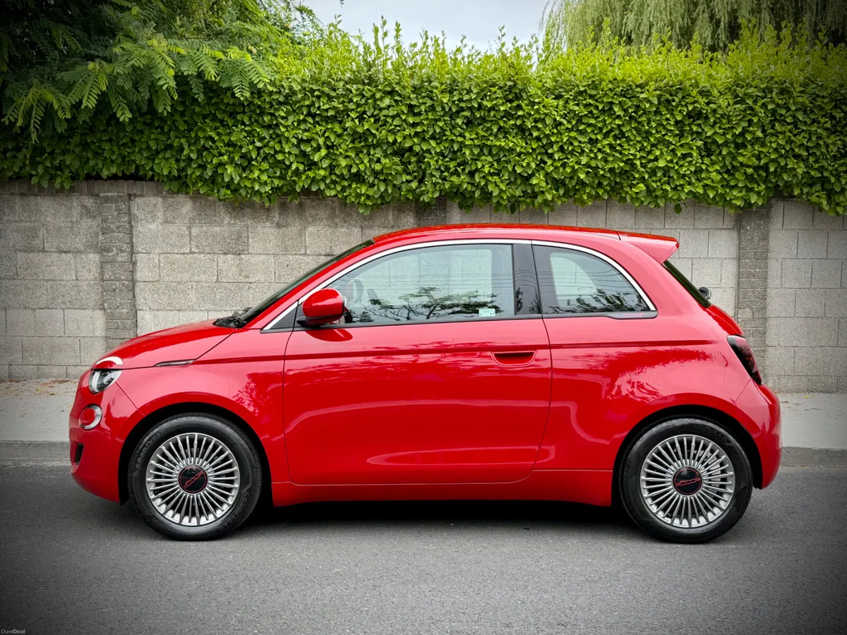 Fiat 500e 2024 Electric 42 kWh Red Edition. - Image 3