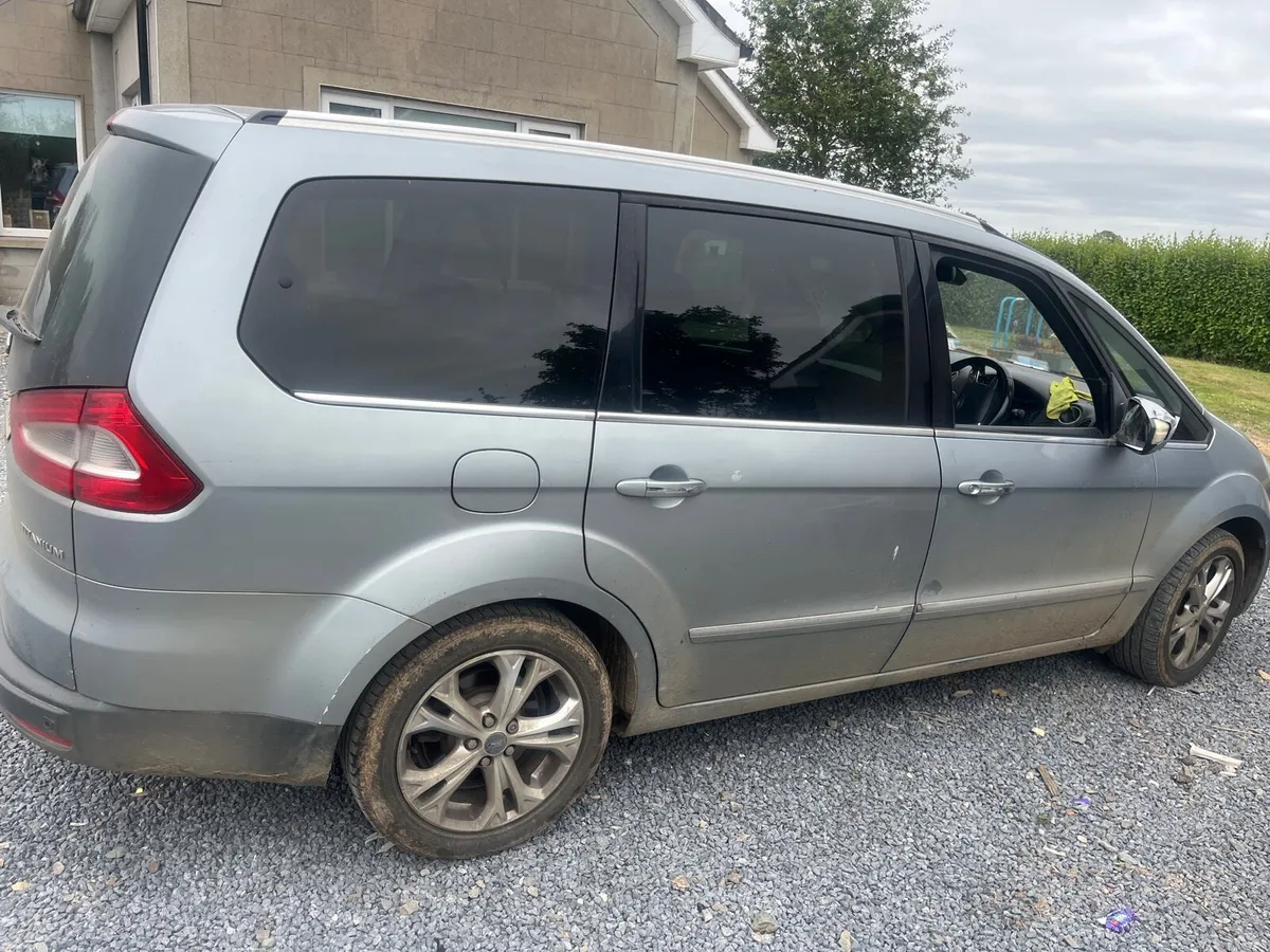 Car - Image 3